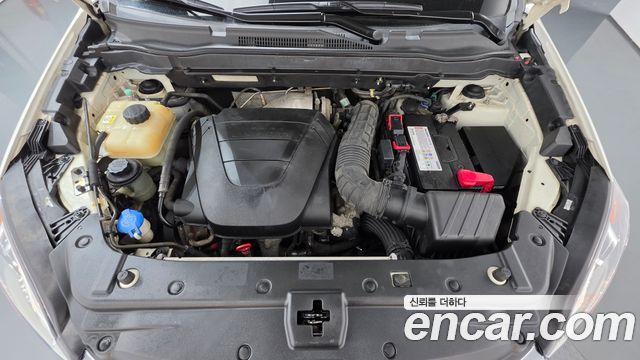 KG Mobility (SsangYong) Korando C 2.0 CVT 2WD Deluxe 2015 — фото 6