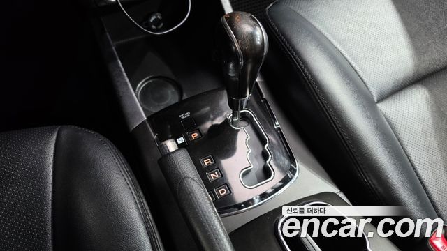 KG Mobility (SsangYong) Korando C 2.0 CVT 2WD Deluxe 2015 — фото 9