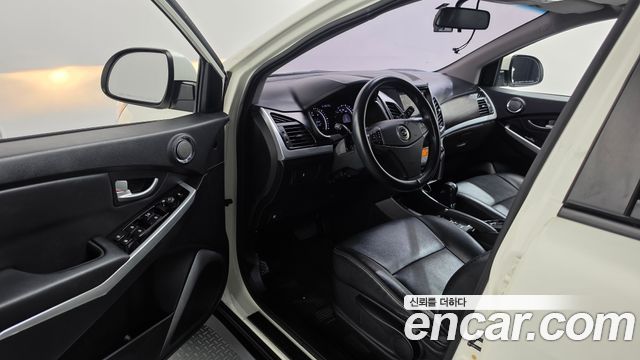 KG Mobility (SsangYong) Korando C 2.0 CVT 2WD Deluxe 2015 — фото 10