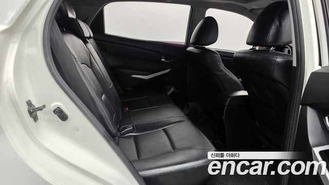 KG Mobility (SsangYong) Korando C 2.0 CVT 2WD Deluxe 2015 — фото 11