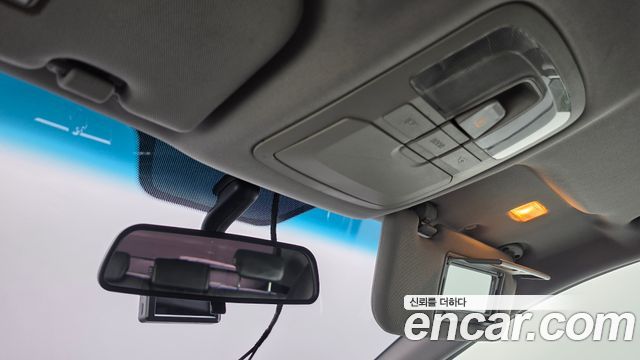 KG Mobility (SsangYong) Korando C 2.0 CVT 2WD Deluxe 2015 — фото 27