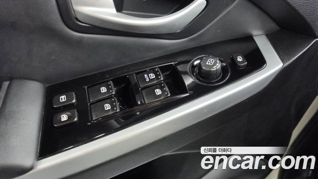 KG Mobility (SsangYong) Korando C 2.0 CVT 2WD Deluxe 2015 — фото 29