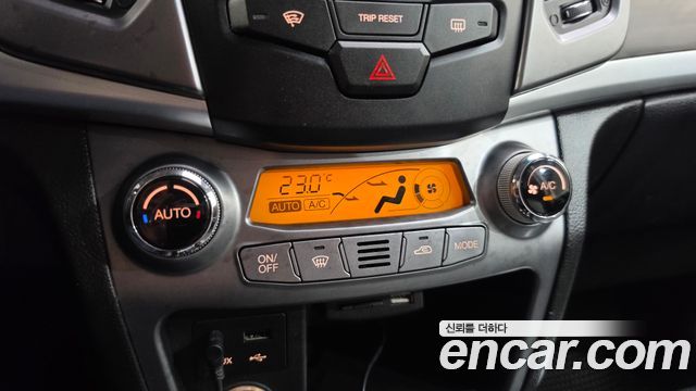 KG Mobility (SsangYong) Korando C 2.0 CVT 2WD Deluxe 2015 — фото 31