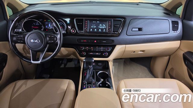 Kia Carnival 9-Seater Prstige 2020 — фото 7