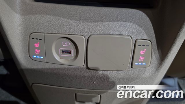 Kia Carnival 9-Seater Prstige 2020 — фото 19
