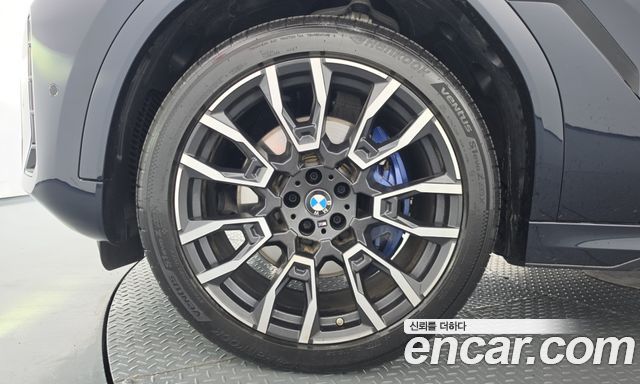 BMW X6 (G06) xDrive40i M Sport 2025 — фото 5