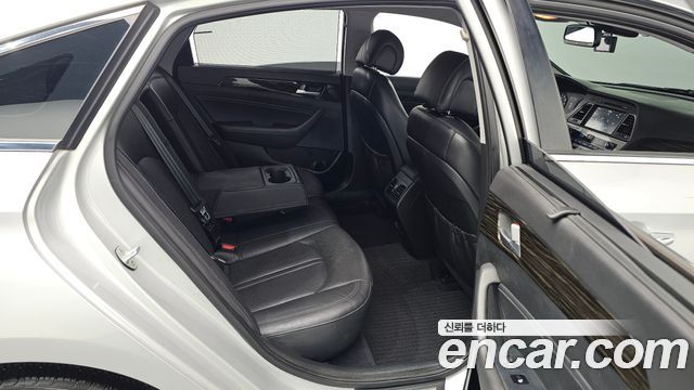Hyundai Sonata (LF) 2.0 Premium Special 2016 — фото 11