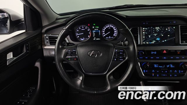 Hyundai Sonata (LF) 2.0 Premium Special 2016 — фото 13