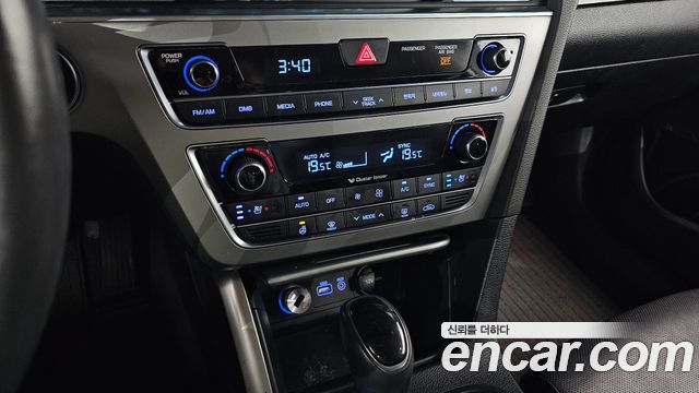 Hyundai Sonata (LF) 2.0 Premium Special 2016 — фото 19