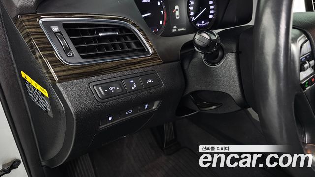 Hyundai Sonata (LF) 2.0 Premium Special 2016 — фото 31