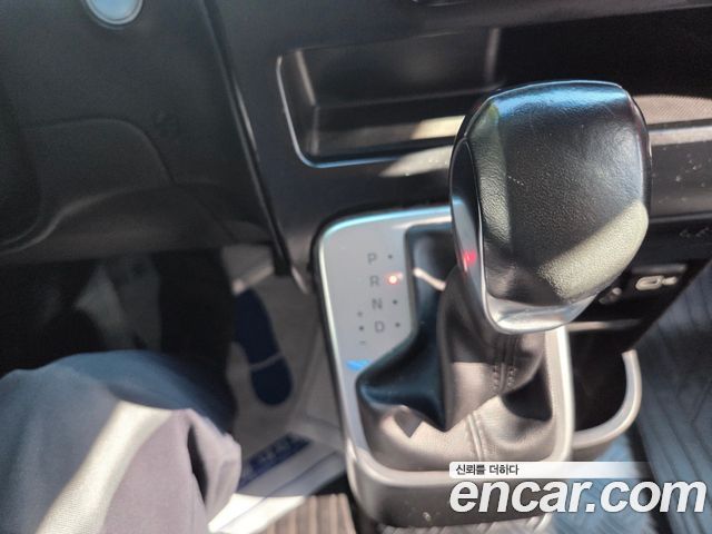Hyundai Staria Cargo 5-Seater Modern 2022 — фото 9