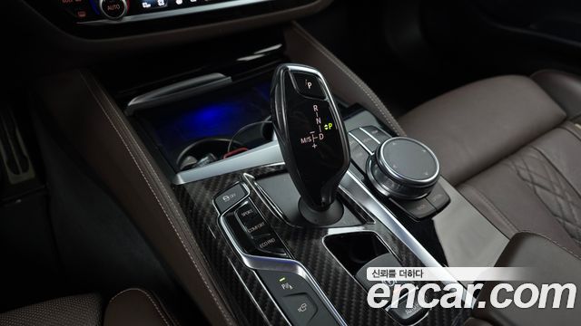 BMW 5 Series (G30) 520d xDrive M Sport Package Plus 2018 — фото 9