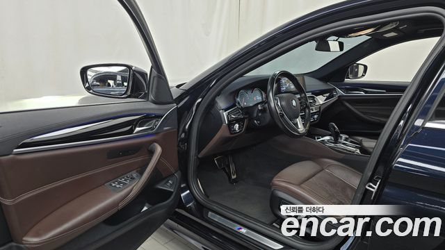BMW 5 Series (G30) 520d xDrive M Sport Package Plus 2018 — фото 10