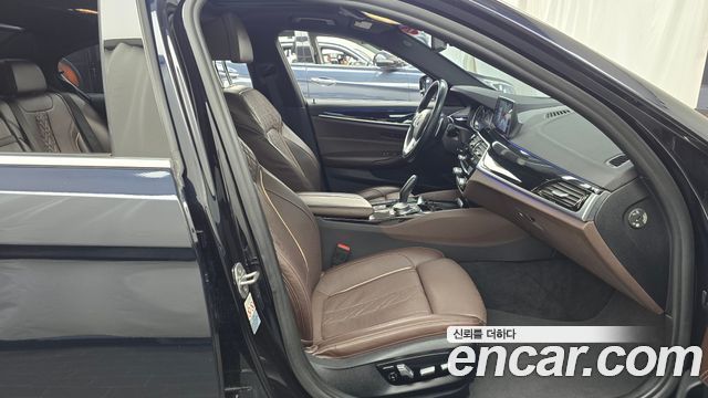 BMW 5 Series (G30) 520d xDrive M Sport Package Plus 2018 — фото 11