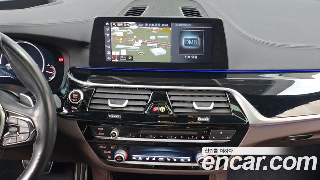 BMW 5 Series (G30) 520d xDrive M Sport Package Plus 2018 — фото 14