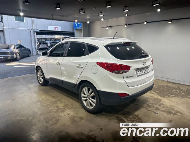 Hyundai Tucson ix Diesel 2WD LX20 Premier 2011 — фото 4