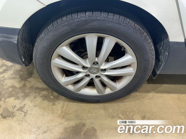 Hyundai Tucson ix Diesel 2WD LX20 Premier 2011 — фото 8