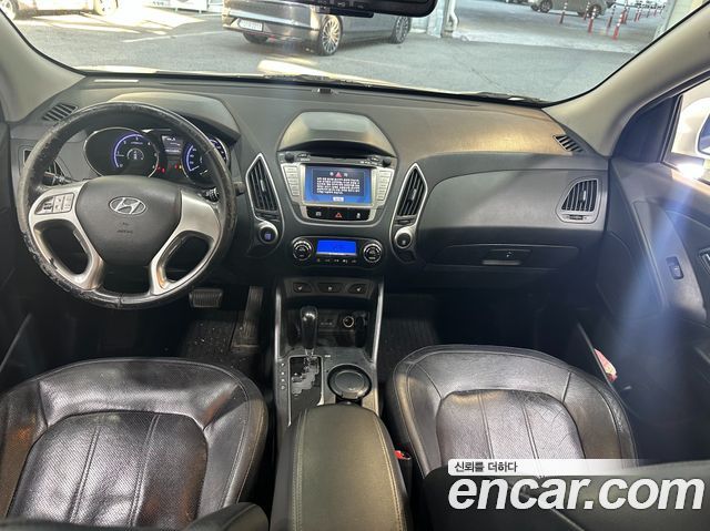 Hyundai Tucson ix Diesel 2WD LX20 Premier 2011 — фото 10