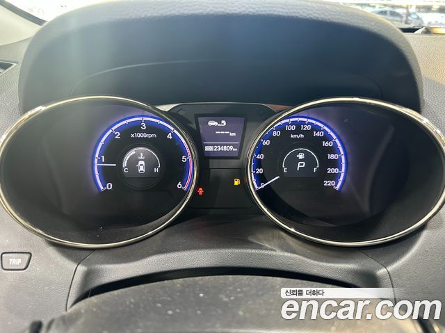 Hyundai Tucson ix Diesel 2WD LX20 Premier 2011 — фото 15