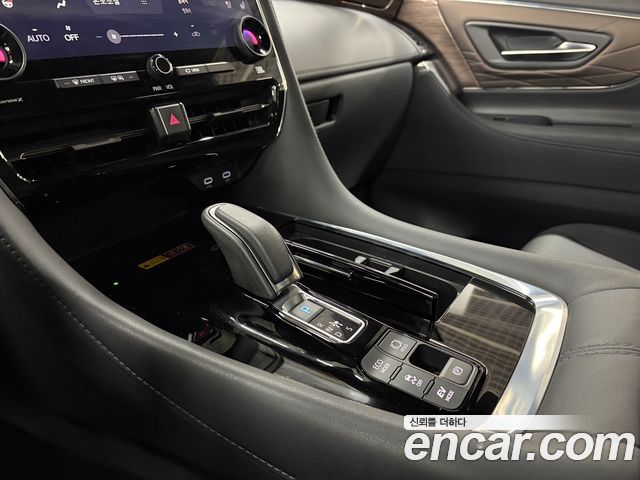 Toyota Alphard (IV) 2.5 HEV Executive AWD 2024 — фото 9