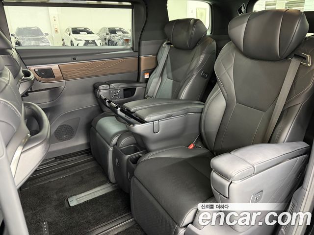 Toyota Alphard (IV) 2.5 HEV Executive AWD 2024 — фото 15