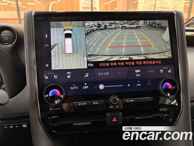 Toyota Alphard (IV) 2.5 HEV Executive AWD 2024 — фото 17