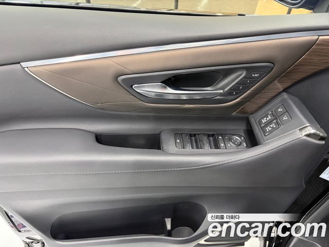 Toyota Alphard (IV) 2.5 HEV Executive AWD 2024 — фото 22