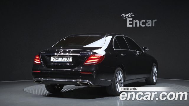 Mercedes-Benz E-Class (W213) E300 4MATIC Exclusive 2018 — фото 2