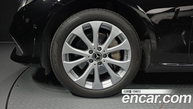 Mercedes-Benz E-Class (W213) E300 4MATIC Exclusive 2018 — фото 5