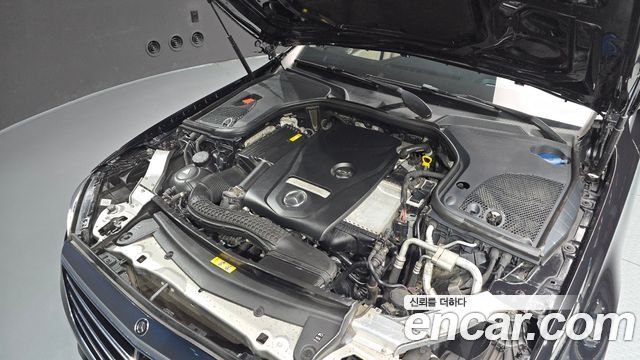 Mercedes-Benz E-Class (W213) E300 4MATIC Exclusive 2018 — фото 6