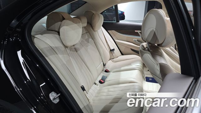 Mercedes-Benz E-Class (W213) E300 4MATIC Exclusive 2018 — фото 11