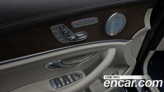 Mercedes-Benz E-Class (W213) E300 4MATIC Exclusive 2018 — фото 20