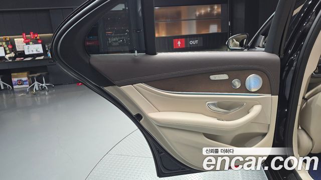 Mercedes-Benz E-Class (W213) E300 4MATIC Exclusive 2018 — фото 25