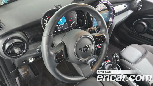 MINI Cooper Classic Third Generation 2024 — фото 18