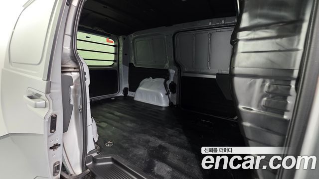 Hyundai Staria Cargo 3-Seater Smart 2023 — фото 12