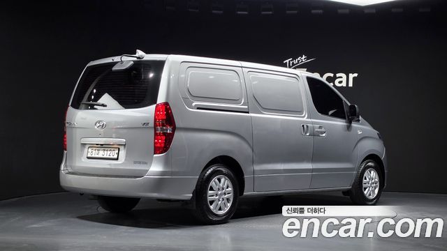 Hyundai Grand Starex Van 3-Seater Smart 2020 — фото 2