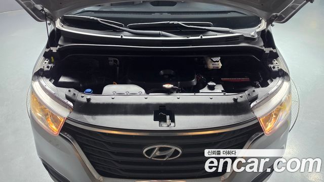 Hyundai Grand Starex Van 3-Seater Smart 2020 — фото 6