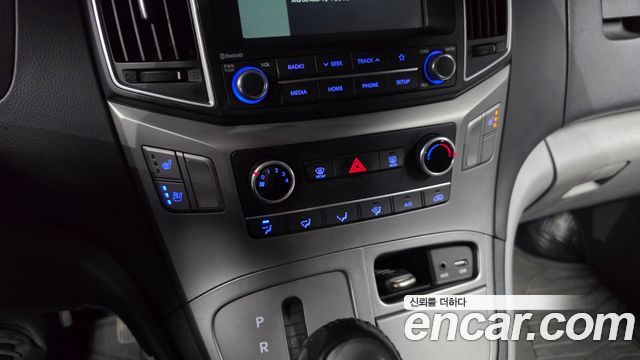 Hyundai Grand Starex Van 3-Seater Smart 2020 — фото 18