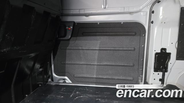 Hyundai Grand Starex Van 3-Seater Smart 2020 — фото 25