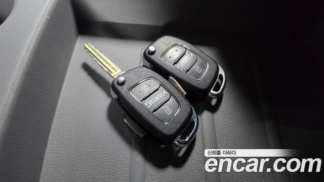 Hyundai Grand Starex Van 3-Seater Smart 2020 — фото 30