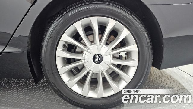 Hyundai Sonata (LF) 2.0 Style Special 2017 — фото 21