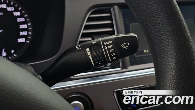 Hyundai Sonata (LF) 2.0 Style Special 2017 — фото 28