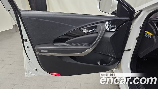 Hyundai Grandeur (HG) HG240 Modern 2015 — фото 24