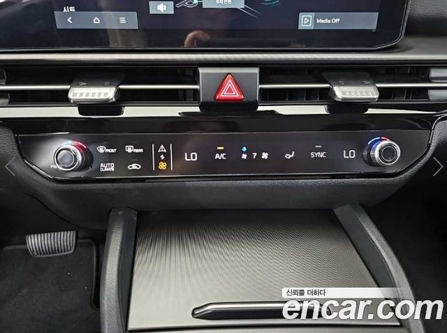 Kia Sportage (V) Gasoline 1.6 Turbo 2WD Noblesse 2025 — фото 9