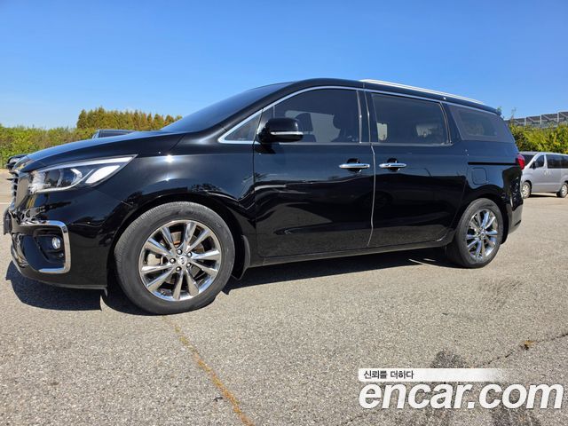 Kia Carnival 9-Seater Prstige 2020 — фото 2