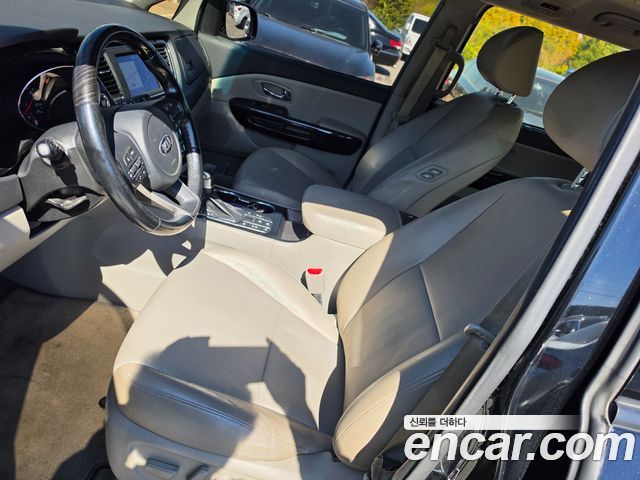 Kia Carnival 9-Seater Prstige 2020 — фото 8