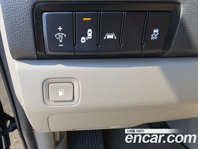 Kia Carnival 9-Seater Prstige 2020 — фото 17
