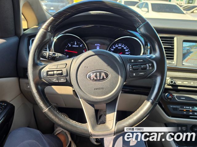 Kia Carnival 9-Seater Prstige 2020 — фото 21