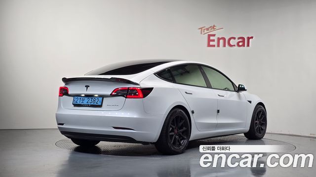 Tesla Model 3 Long Range AWD 2022 — фото 2