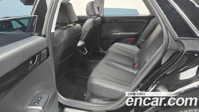 Hyundai Grandeur (GN7) 2,5 Gasoline 2WD Exclusive 2023 — фото 12